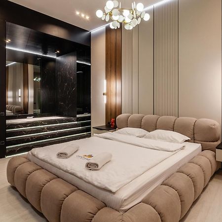 Leogrand Jacuzzi On Malaniuka 2 Leilighet Lviv Eksteriør bilde
