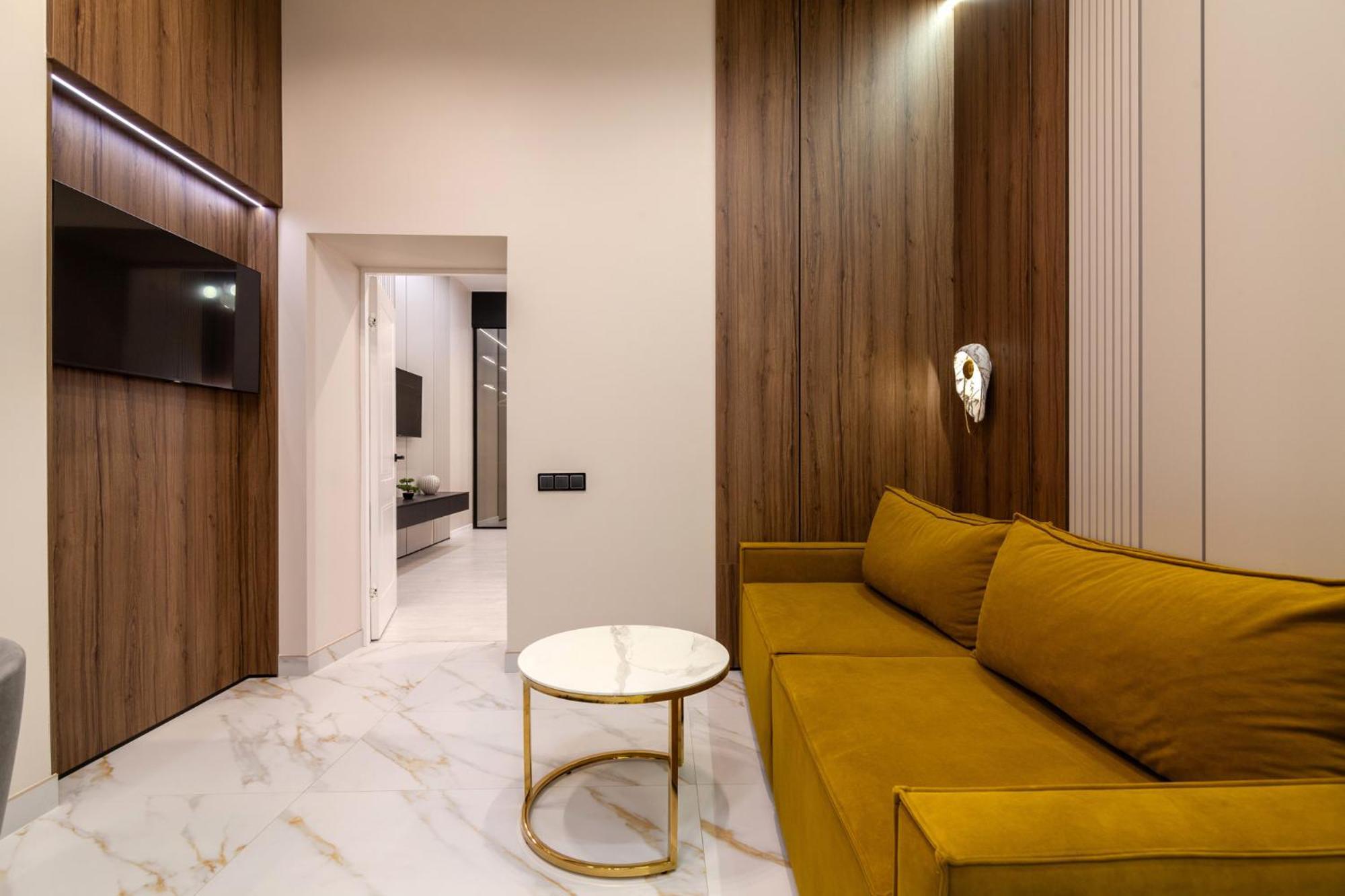 Leogrand Jacuzzi On Malaniuka 2 Leilighet Lviv Eksteriør bilde